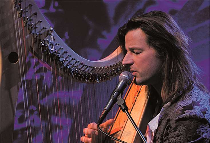 Keltische Harfe und Songpoesie