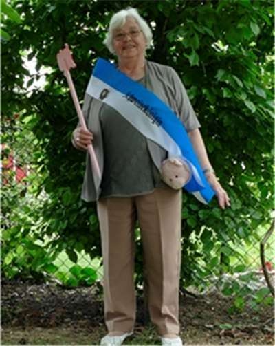 Feierliche Krönung der Ferkelskönigin 