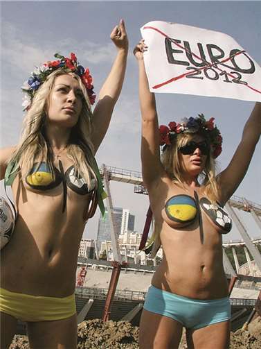 „Wir benutzen unsere Weiblichkeit als politische Waffe im politischen Kampf“ 