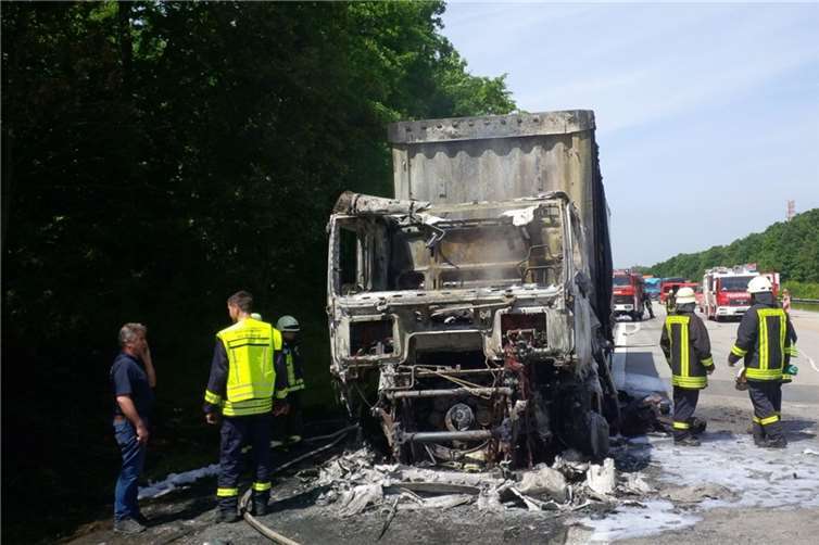 Wehr: A61 wegen Lkw-Brand voll gesperrt 