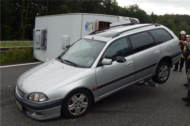 Wohnwagen umgekippt 