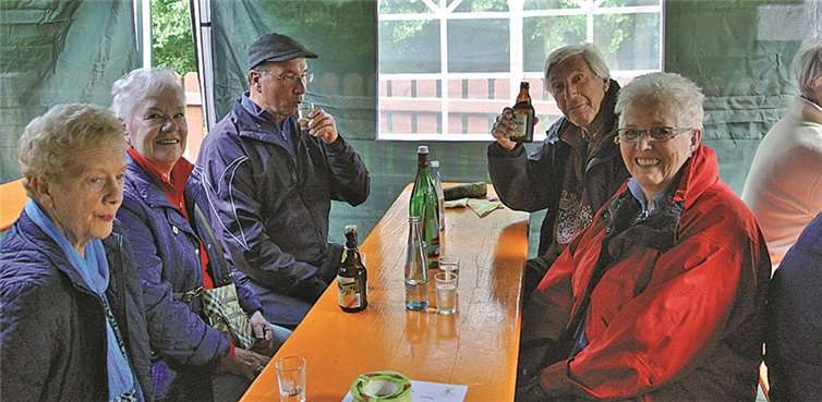 Familienfest mit schönem Wetter