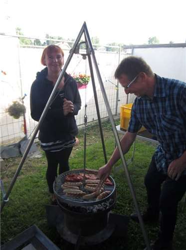 Schnitzeljagd, Grillen und Fußball 
