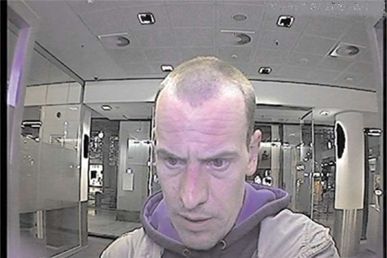 Polizei und Staatsanwaltschaft Düsseldorf veröffentlichen Bilder von sieben weiteren Tatverdächtigen