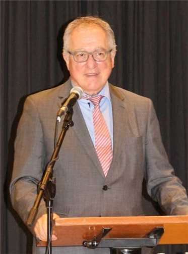 Schulleiter Karl Maron feierlich verabschiedet 