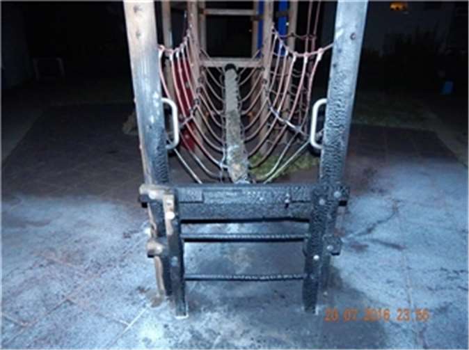 Klettergerüst angezündet 