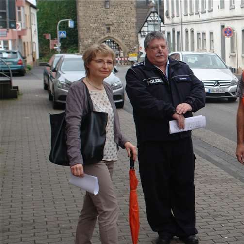 Fußgänger sollen künftig sicherer die Asbacher Straße überqueren können 