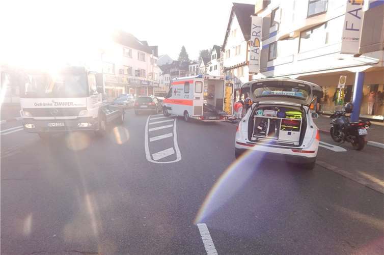 Von Motorroller erfasst: 86-Jährige in kritischem Gesundheitszustand 