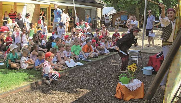 Piraten entern das Haus für Kinder 