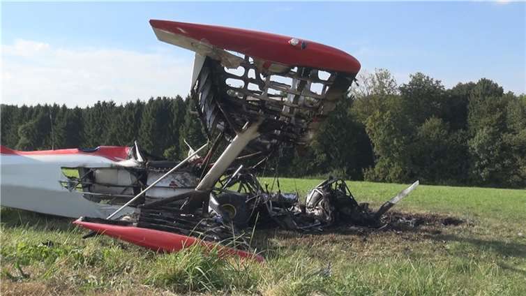 Ultraleichtflugzeug stürzt ab 
