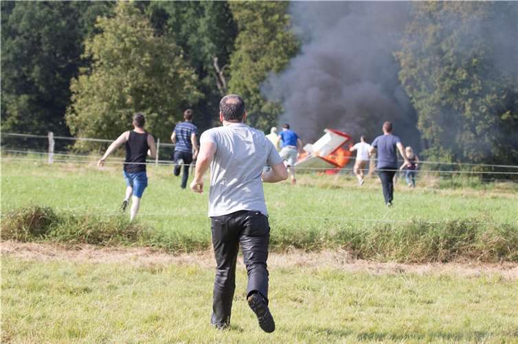 Ultraleichtflugzeug stürzt ab 