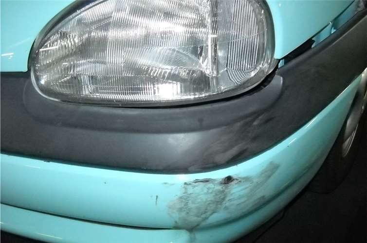 Opel gerammt und weggefahren 