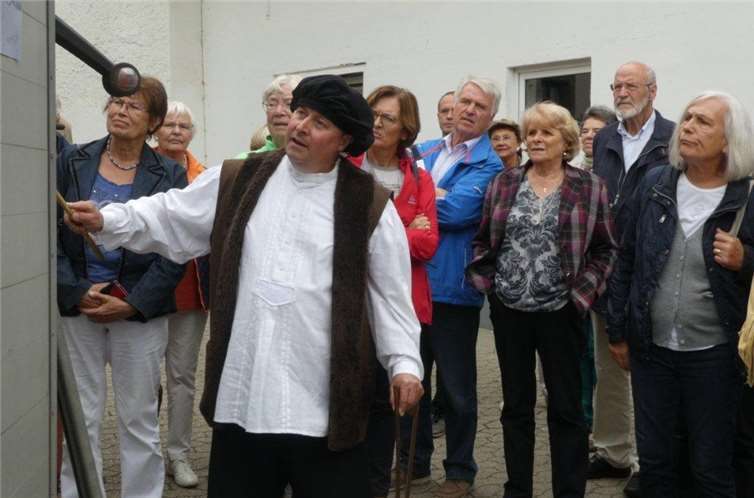 Historische Ausruferschelle sorgt für Einhaltung des Zeitplans 