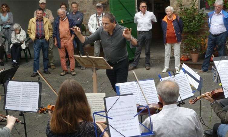 Historische Ausruferschelle sorgt für Einhaltung des Zeitplans 