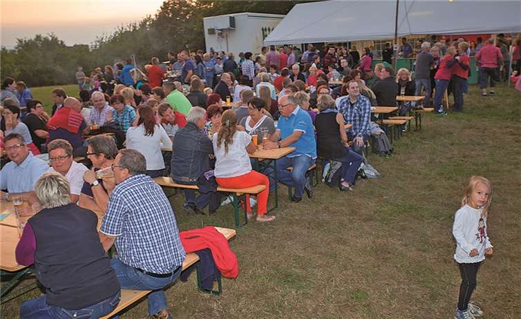 Rund 600 Besucher tummelten sich auf der Festwiese 