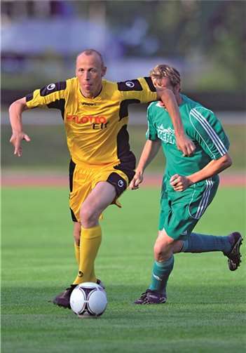 Ehemalige Fußballprofis kicken für einen guten Zweck 