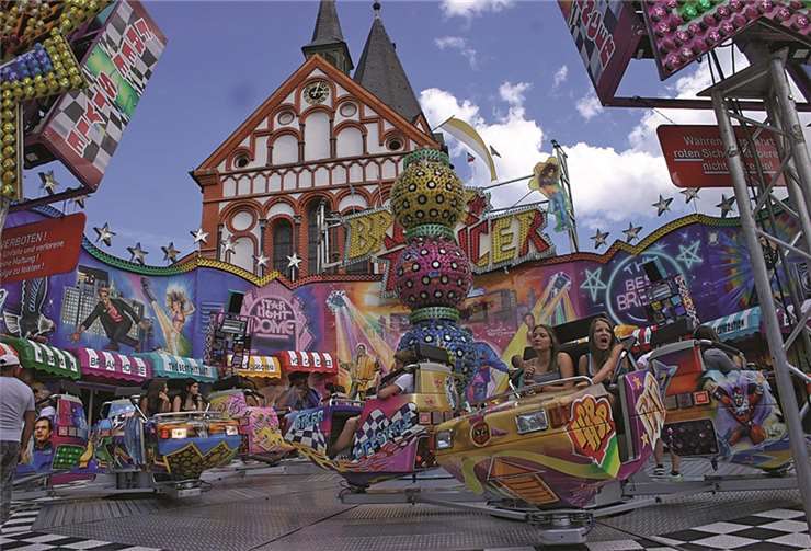 Sommerliche Temperaturen bei der Kirmes 