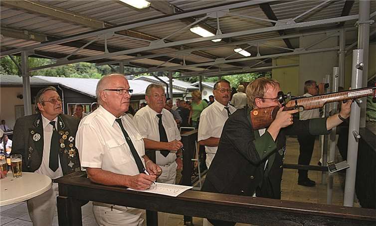 Auf 60 Geldadler gezielt 