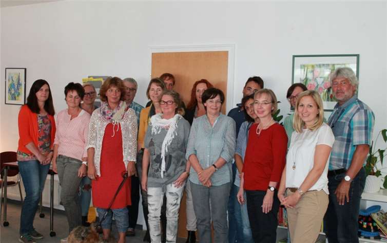 Familien mit Angeboten erreichen und deren Interessen vertreten