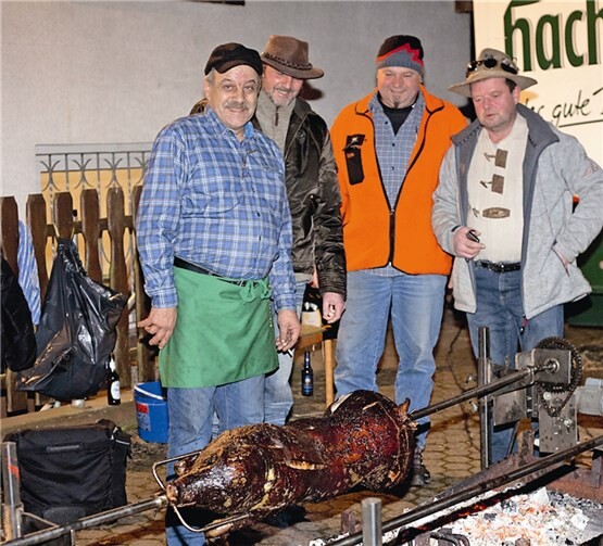 Zwei prächtige Spanferkel waren das Highlight