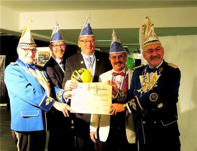 Ihr Herz schlägt für Karneval, Brauchtum – und den BVB Ihr Herz schlägt für Karneval, Brauchtum – und den BVB