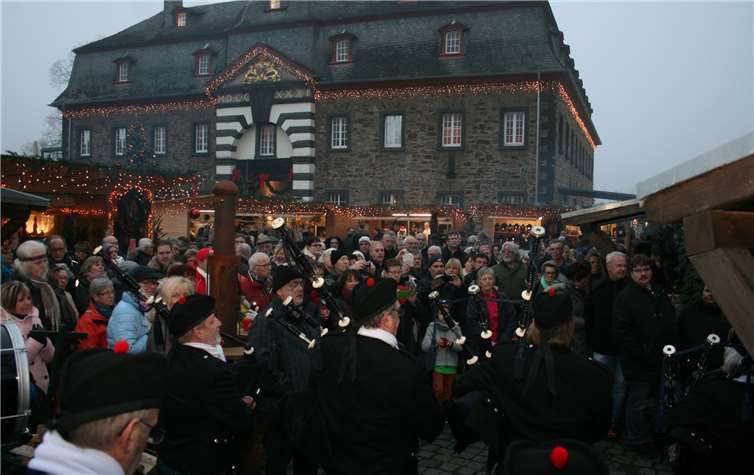 „Schottische Weihnacht“ auf Schloss Burgbrohl 