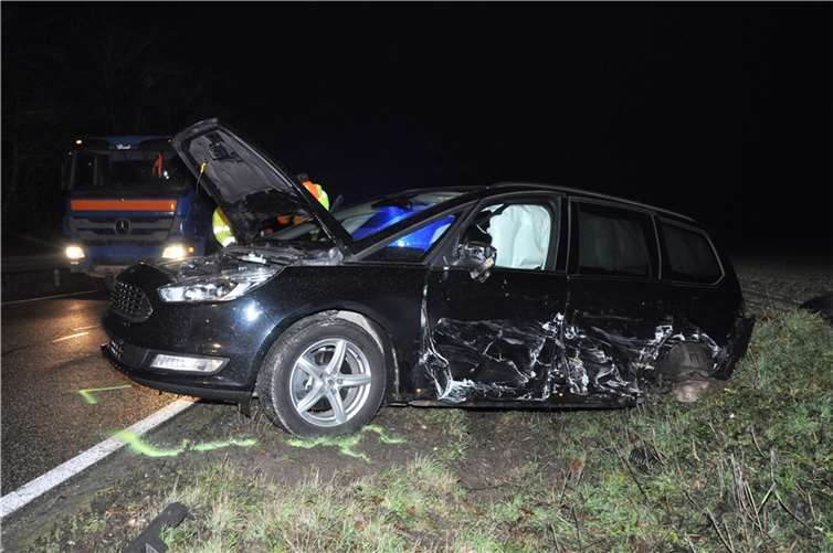 Schwerverletzte Person nach Kollision auf K53 