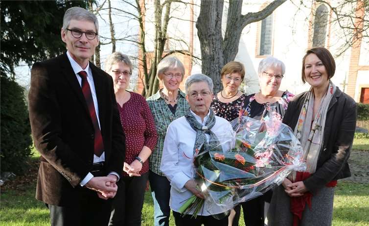 Caritas vergibt Goldene Ehrennadeln 