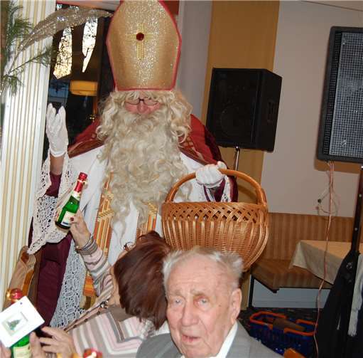 Die Senioren bekamen Besuch vom Nikolaus 