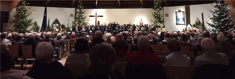 Konzertorchester und Marienschwestern verzaubern ein großes Publikum 