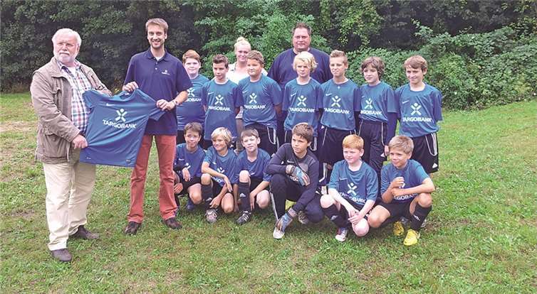 Freude über neuen Trikotsatz