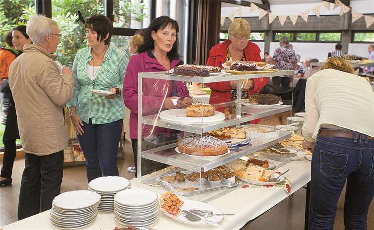 Töpferwaren und Glasobjekte lockten viele Besucher
