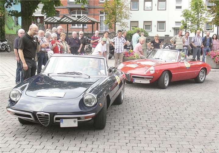 150 schmucke Karossen passierten den Endertplatz
