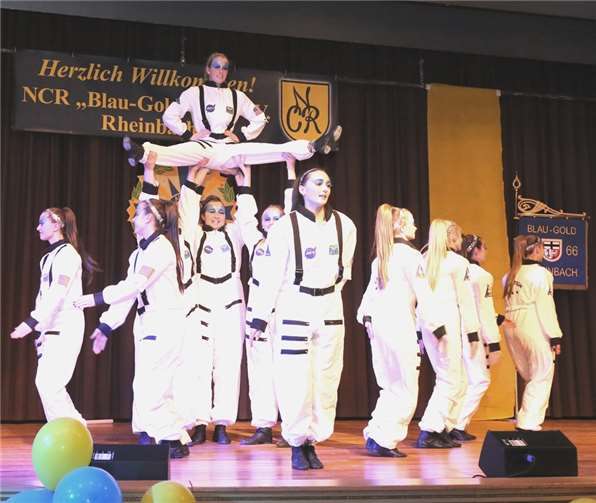 Mehr als 20 Garden tanzten für Rheinbacher Jecken 