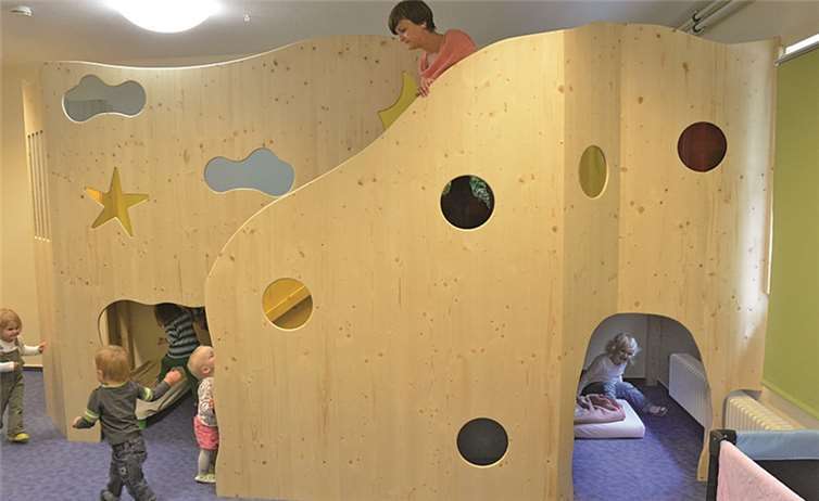 Neues Spiel- und Schlafpodest 