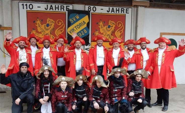 SV-Piraten feiern mit den Möhnen 