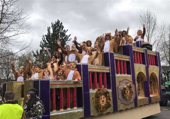 Gute Stimmung in Urbars Straßen 