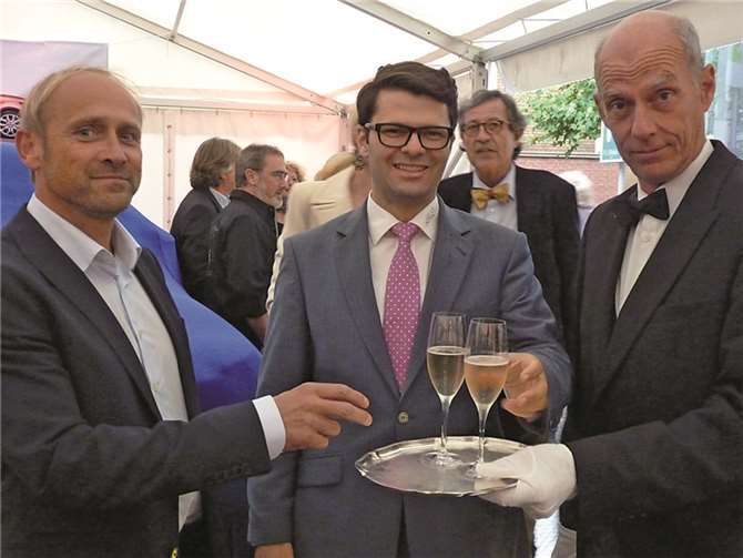 La Linea feierte den neuen Land Rover 