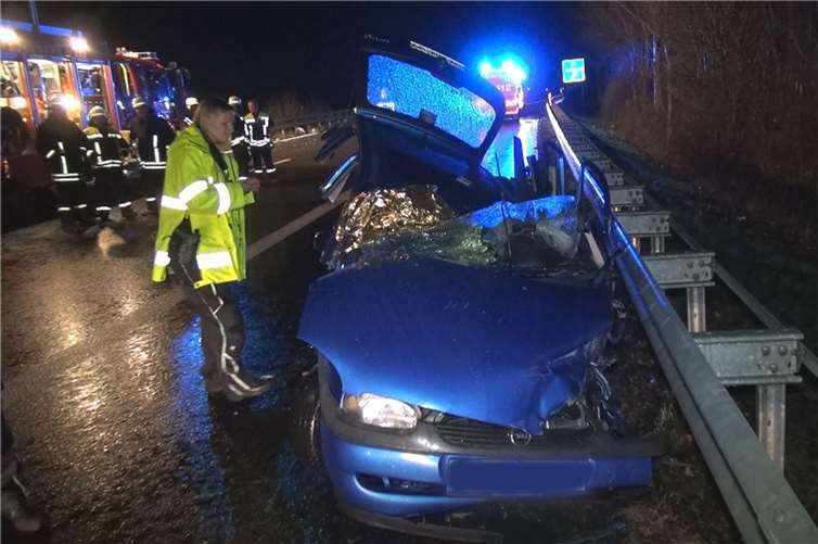 Falsch auf Autobahn gefahren: 70-Jährige schwer verletzt 