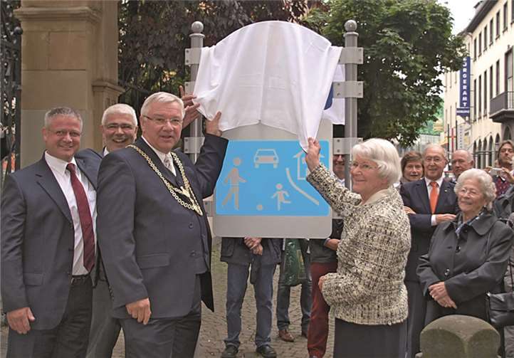 „Willi-Hörter-Platz“ ist die neue Anschrift 