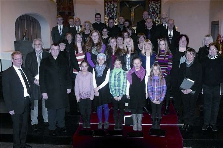 Dekanatschor und Mädchenkantorei begeistern beim Neujahrskonzert