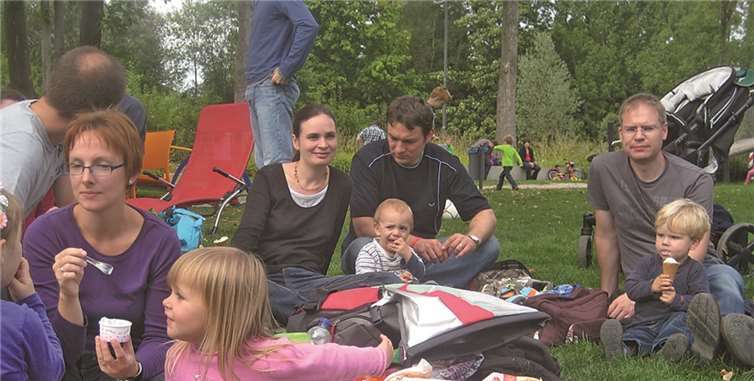 „Klein und Groß stürmen die Festung“