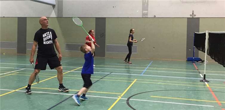 Badmintonspaß für Groß und Klein Badmintonspaß für Groß und Klein