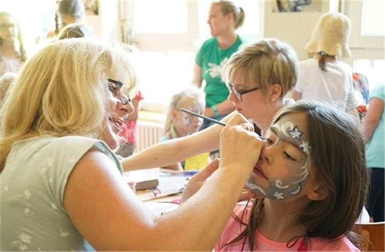 Das Sommerfest bildete einen fröhlichen Rahmen 