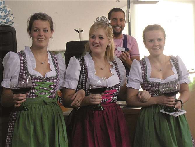 Oktoberfest und 20-jähriges Jubiläum zusammen gefeiert