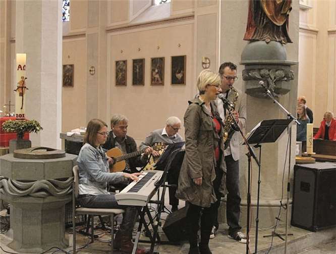 Firmung mit Weihbischof Peters 