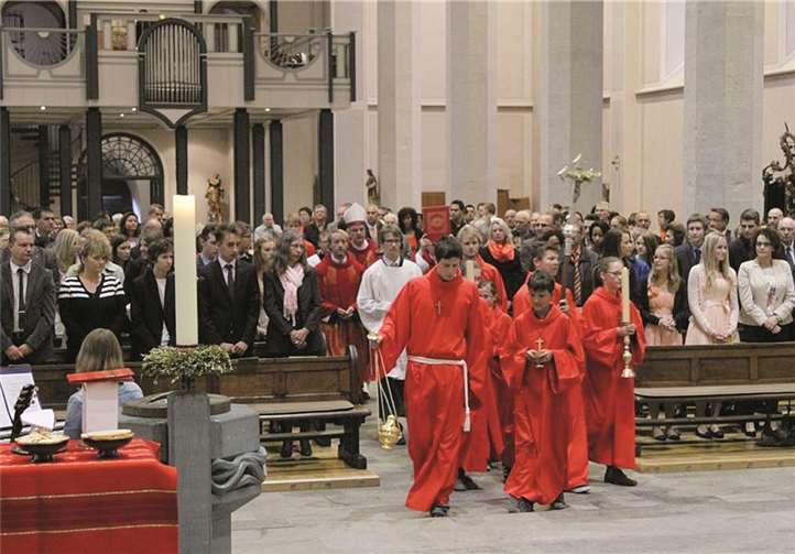 Firmung mit Weihbischof Peters 