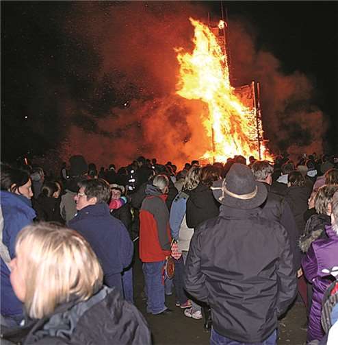 Mantel teilen, Feuer, Martinsweck 