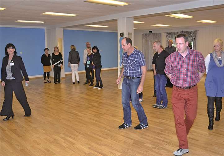 Tanzclub feiert Eröffnung 