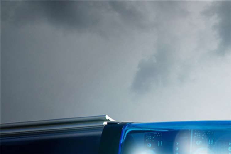 Autofahrerin holt betrunken ihren Mann bei der Polizei ab